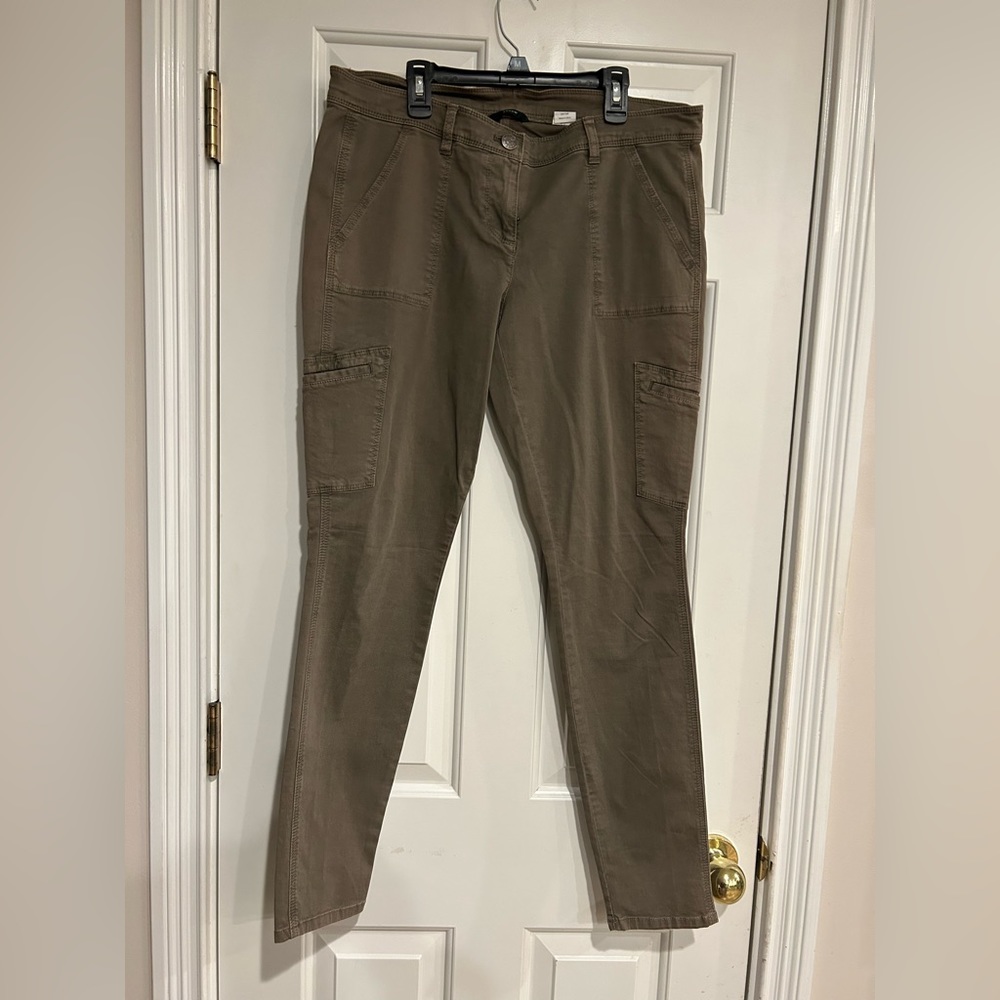 SALE: J.Crew city fit comfortable size 10 tan cargo style pants - 6 pockets.